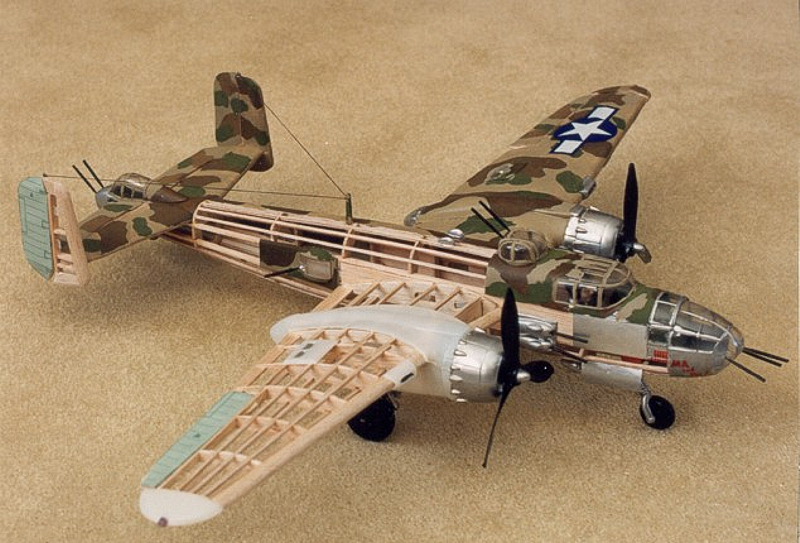 B-25 Mitchell - Guillows 1/32 På Gombotec Webshop.