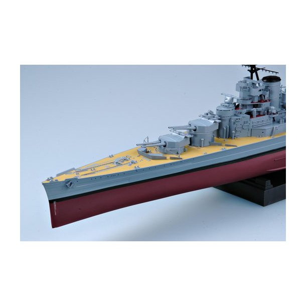 HMS Hood - Trumpeter 1/350 på Gombotec webshop.